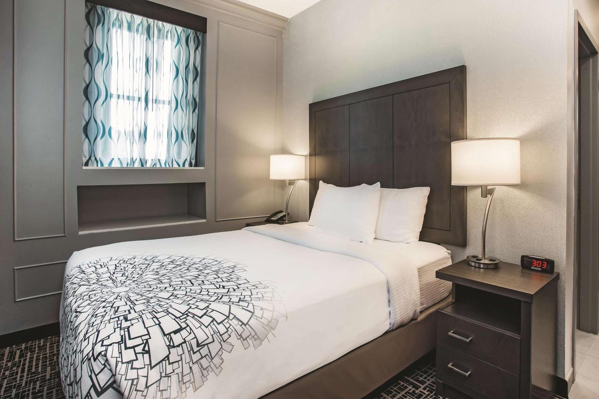 Queen Room,1280392108:JPEG